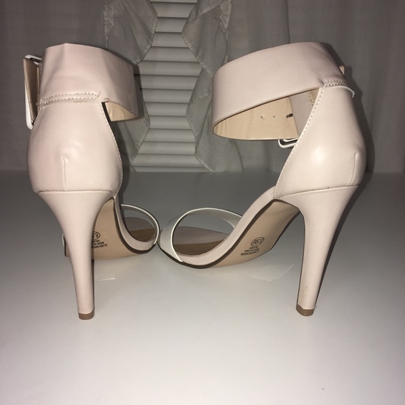 Cream and Beige Heeled Sandals - Picture 4 of 5